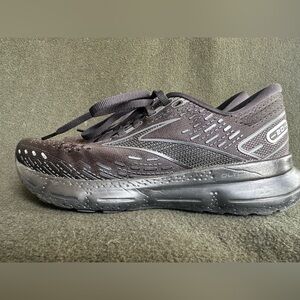 Brooks Glycerin 20 Running Shoes - women’s size 8.5. Lightly used!